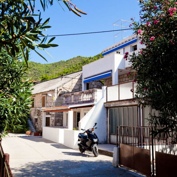 Apartments Family Magazin - Accommodation, Accommodation Family Magazin Žuljana