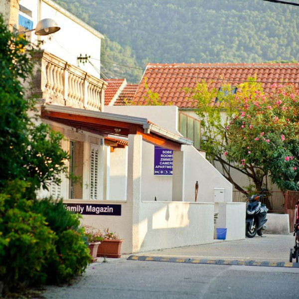 Apartments Family Magazin - Accommodation, Accommodation Family Magazin Žuljana