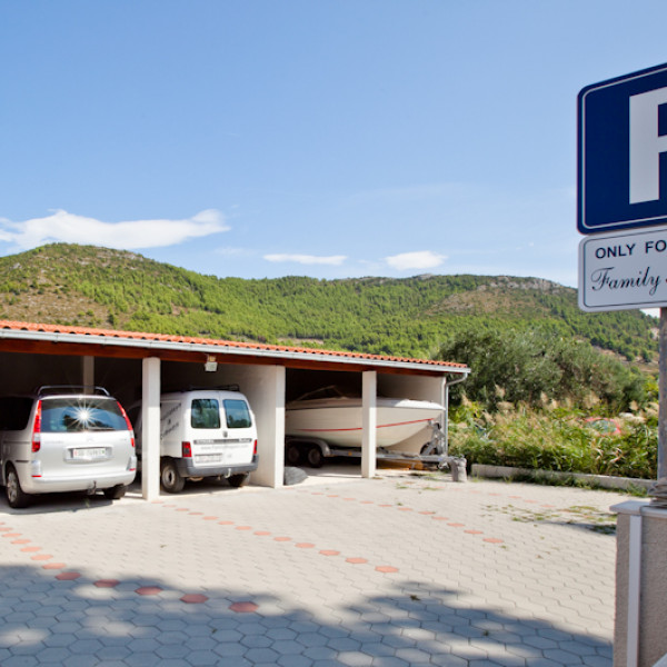 Apartments Family Magazin - Apartments, Accommodation Family Magazin Žuljana