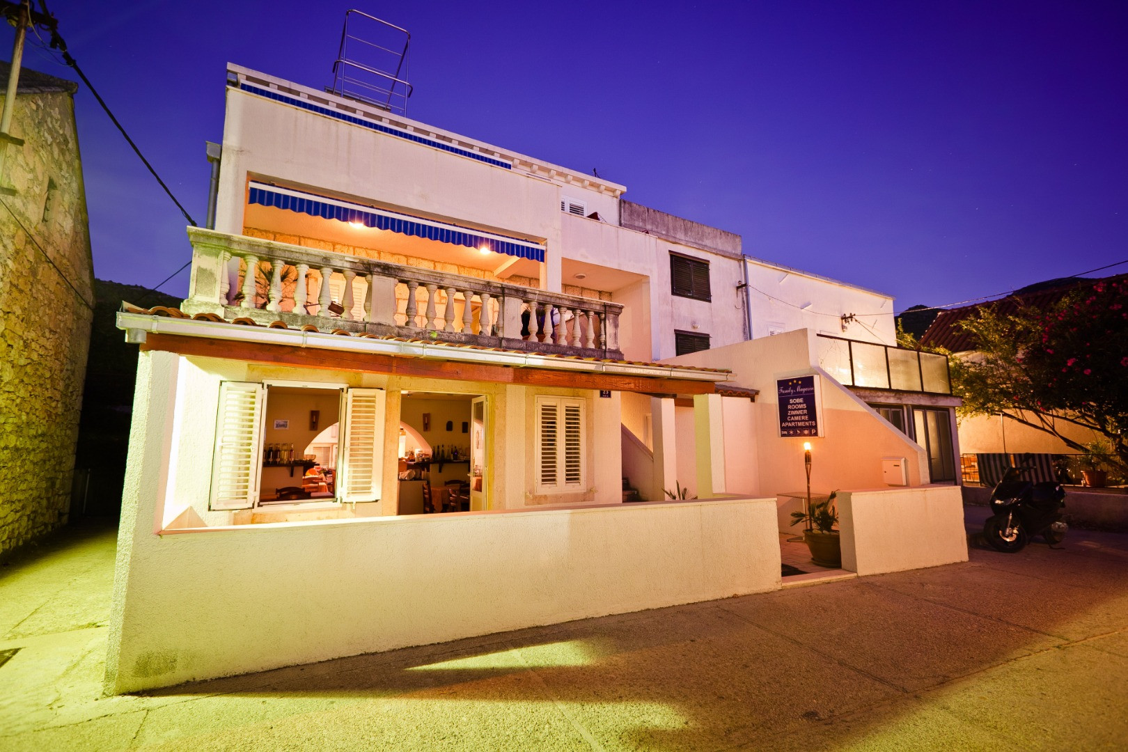 Family Magazin - A Taste of Mediterranean Culture, Accommodation Family Magazin Žuljana